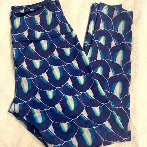 Onzie High Rise 7/8 Legging. Perfect for training.